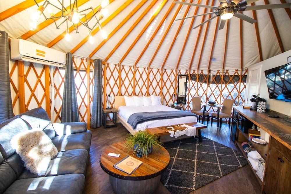 Escalante Yurts - Luxury Lodging Exteriör bild